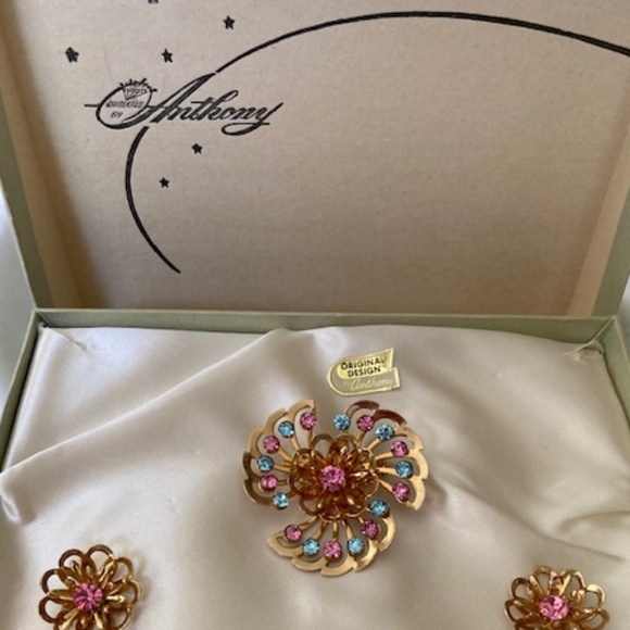 Vintage Anthony Jewelry Set in Original Box - Picture 6 of 16